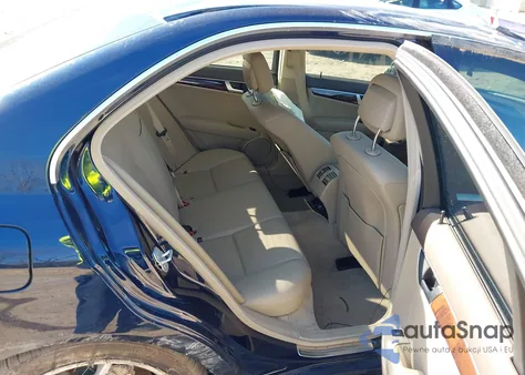 2013 Mercedes-Benz C 250 Sport from USA, damaged, VIN WDDGF4HB2DA784794